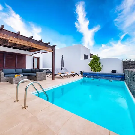 Malolo-private Pool And Jacuzzi *