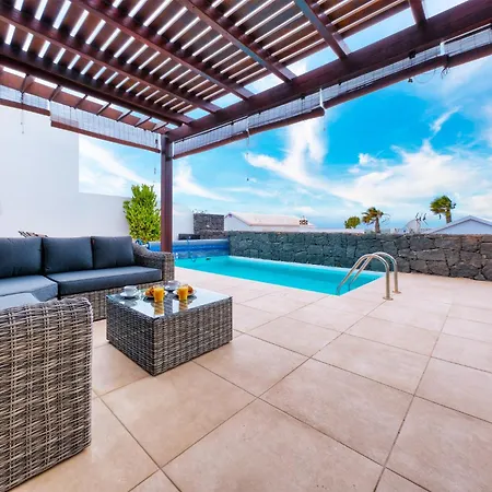 Malolo-private Pool And Jacuzzi
