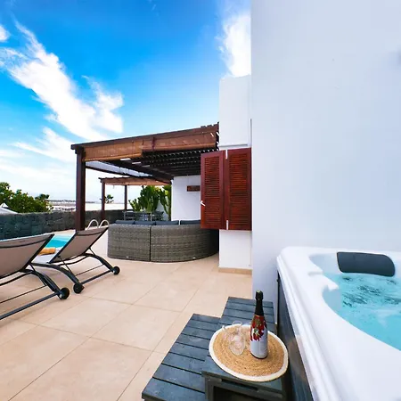 Holiday home Malolo-private Pool And Jacuzzi